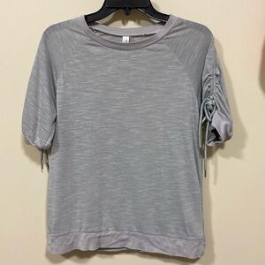L. Love short sleeve top small